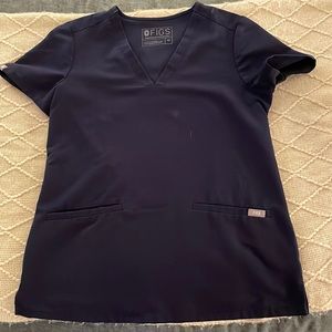 Figs 3 pocket scrub top